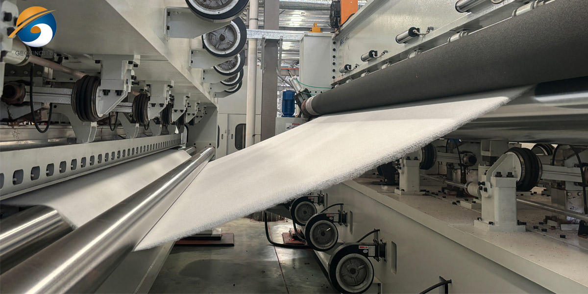 GEOSINCERE Geosynthetics Геотекстильное полотно под гравием